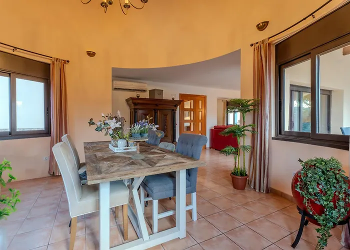 Club Villamar - Nirwana Villa *